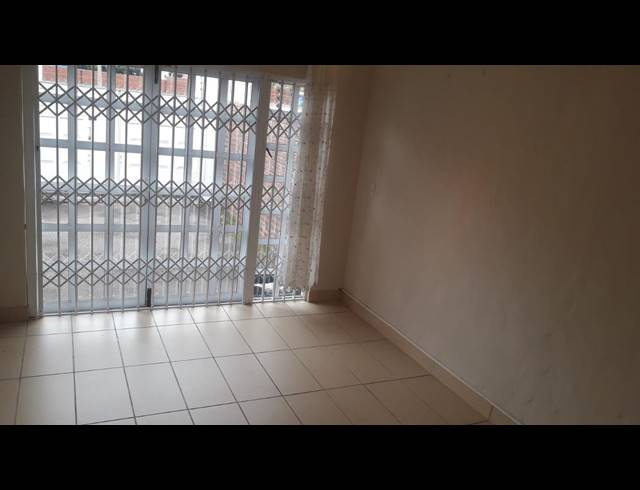3 BEDROOM DUPLEX RENTED IN ESSENWOOD